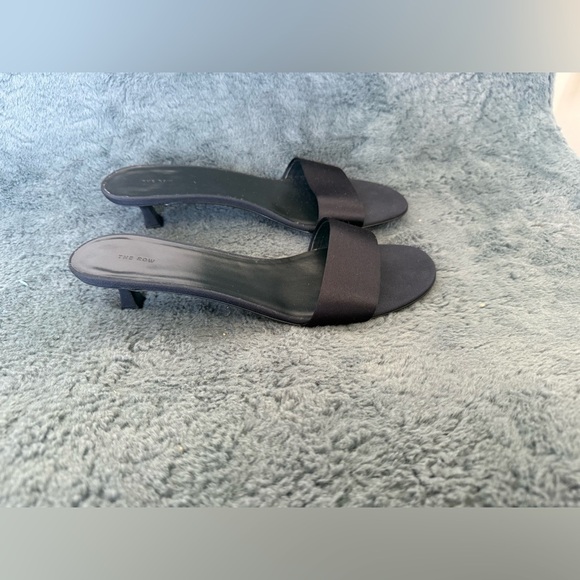 The Row Navy Silk Kitten Slide Heel Size 39 Quiet Luxury Coquette Girl - Picture 3 of 8